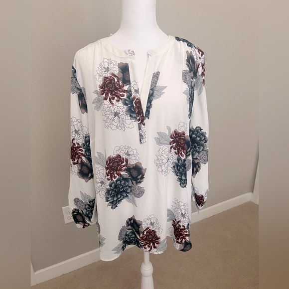 NWT Daniel Rainm Floral Blouse - Picture 1 of 3